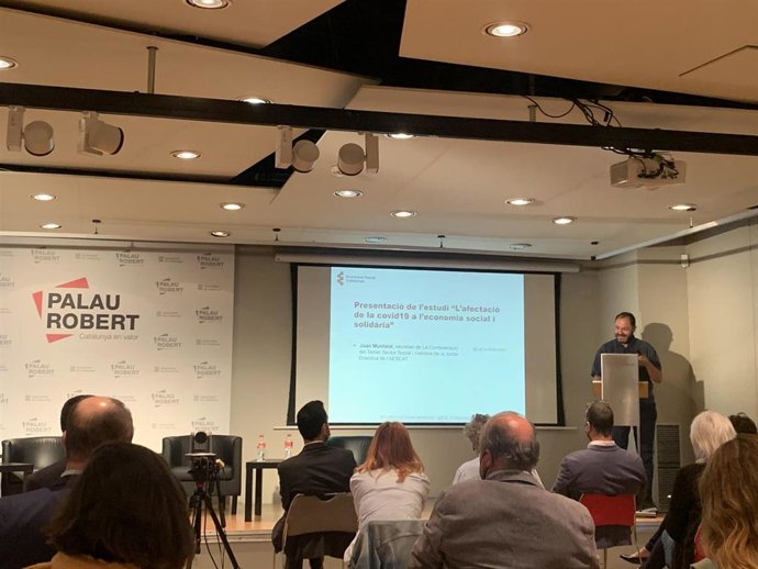 Peu de foto: Un 30% de entidades catalanas de economía social y solidaria aplican un ERTE, según un estudio