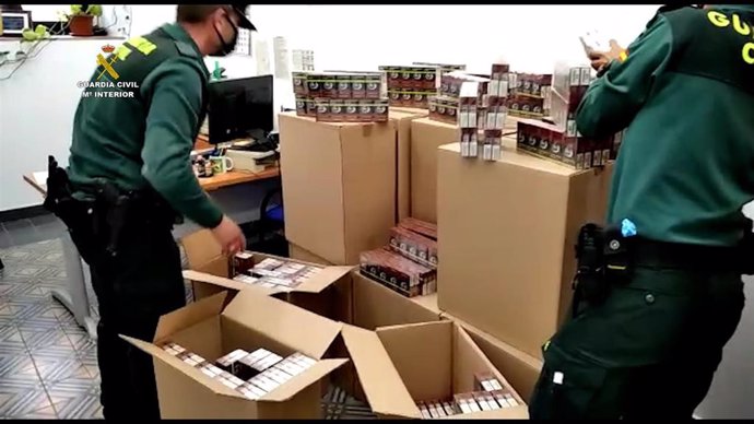 Archivo - Operación de la Guardia Civil contra el contrabando de tabaco