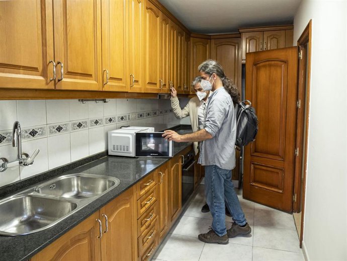 Sergi Talamonte, concejal y presidente de la EMU junto al director, Guillermo Hervera