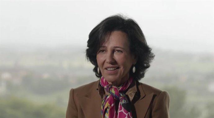 La presidenta de Banco Santander, Ana Botín, interviniendo vía online en el II Foro Económico Internacional organizado por Expansión el 8 de junio de 2021.