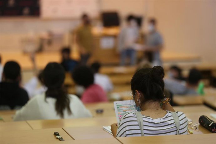 Estudiantes en la EBAU