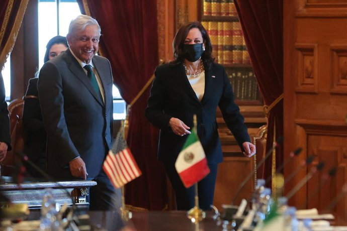 El presidente de México, Andrés Manuel López Obrador, y la vicepresidenta de Estados Unidos, Kamala Harris.