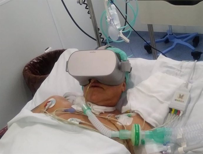 El Hospital Virgen de la Victoria de Málaga pone en marcha un programa de realidad virtual para pacientes ingresados