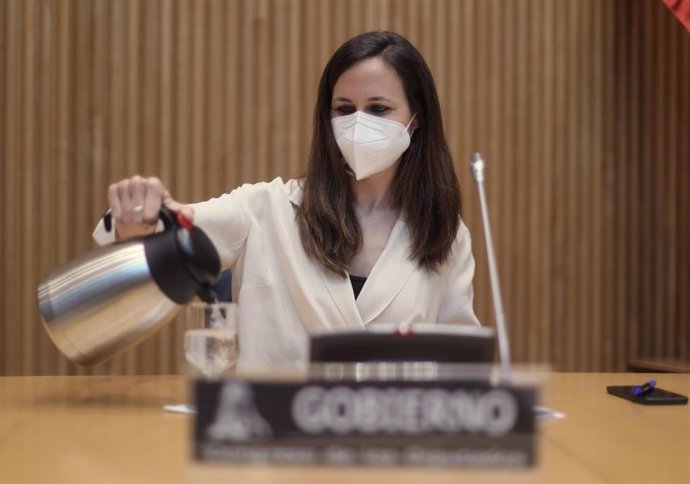 La ministra de Derechos Sociales y Agenda 2030, Ione Belarra, comparece en la Comisión de Derechos de la Infancia y Adolescencia en el Congreso de los Diputados, a 2 de junio de 2021, en la Sala Ernest Lluch, Madrid, (España). Belarra comparece para pre