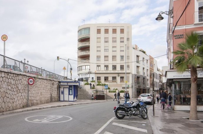 Imagen de calle Carretería con Puerta Nueva, junto a la Tribuna de los Pobres de Málaga capital