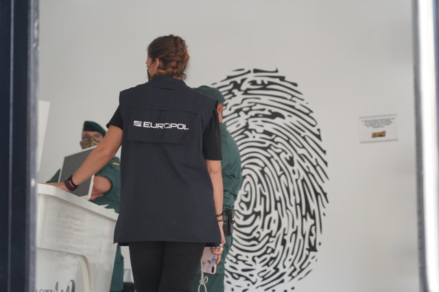 Registro de Europol y Guardia Civil en Sevilla para desmantelar una red de apoyo a los clanes de la droga