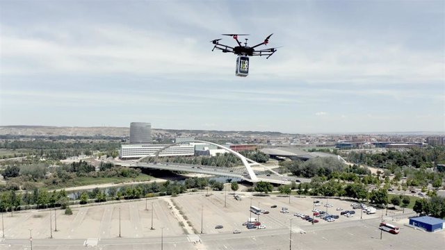 Restalia testa la entrega de comida con drones en España