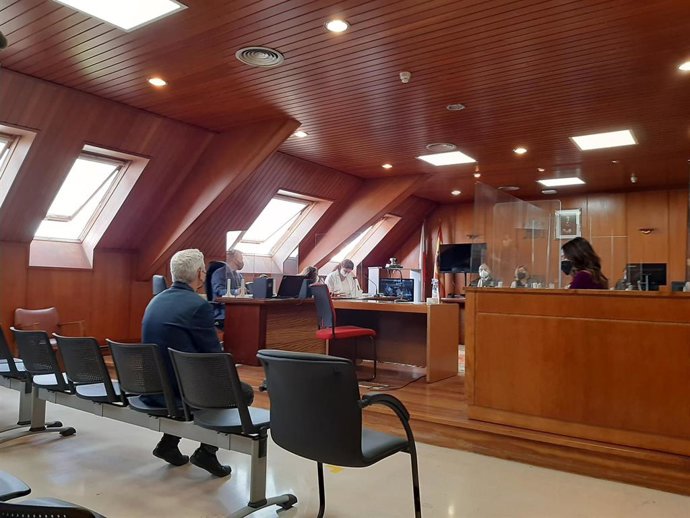 Acusado de abusar de las hijas menores de su pareja, en el juicio contra él