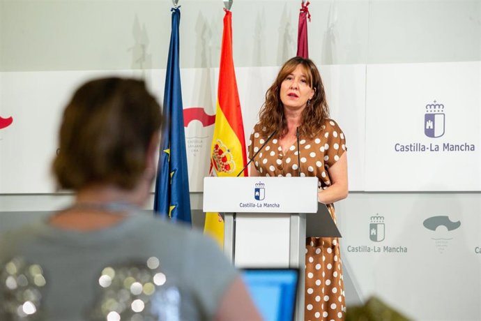 La consejera de Igualdad y portavoz del Gobierno regional, Blanca Fernández, comparece en rueda de prensa, para informar sobre los acuerdos del Consejo de Gobierno