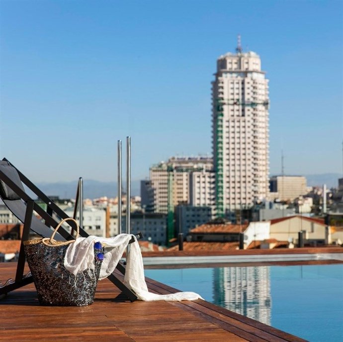 Archivo - Las terrazas, jardines y piscinas de los hoteles de Madrid acogerán la tercera edición de 'Madrid a cielo Abierto' 