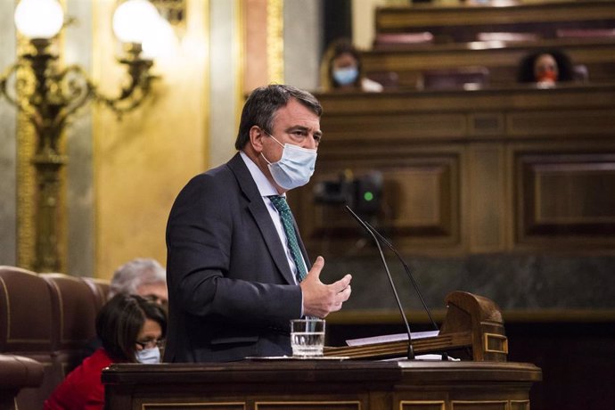 El portavoz del PNV en el Congreso, Aitor Estebandurante una sesión plenaria en el Congreso de los Diputados, a 8 de junio de 2021, en Madrid, (España).  