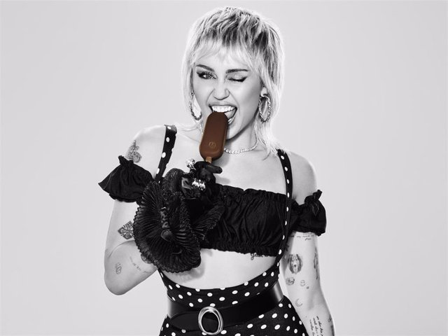 Archivo - Miley Cyrus protagoniza la nueva campaña de Magnum con un revolucionario concierto, 'Miley in Layers'