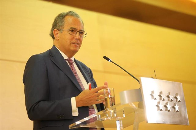 El consejero en funciones de Educación y Juventud en la Comunidad de Madrid y portavoz regional, Enrique Ossorio, interviene en una rueda de prensa posterior a la reunión del Consejo de Gobierno de la Comunidad de Madrid, a 9 de junio de 2021, en Madrid, 