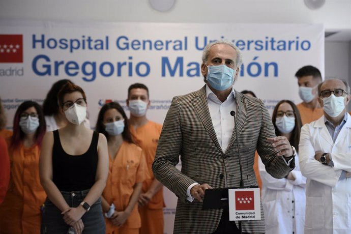 El consejero de Sanidad en funciones de la Comunidad de Madrid, Enrique Ruiz Escudero, interviene en la clausura del dispositivo sanitario instalado en el Ayre Gran Hotel Colón, a 4 de junio de 2021, en Madrid, (España). El Ayre Gran Hotel Colón, el pri