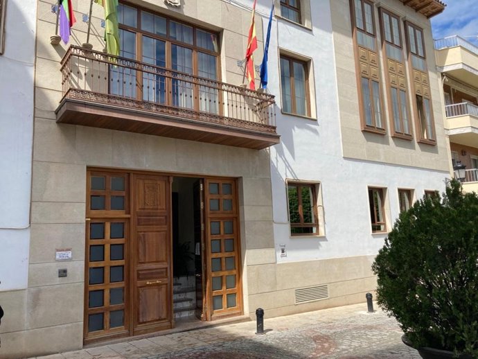 Acceso al Ayuntamiento de Torredelcampo