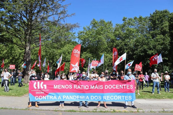 Protesta de la CIG-Ensino ante la Xunta