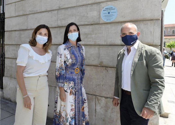Placa de Marcelino Sanz de Sautuola en la ruta de Ilustres de Santander