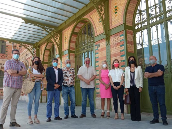 La Mesa del Ferrocarril de Almería junto con concejales del Ayuntamiento de Almería reclaman la recuperación de conexiones ferroviarias