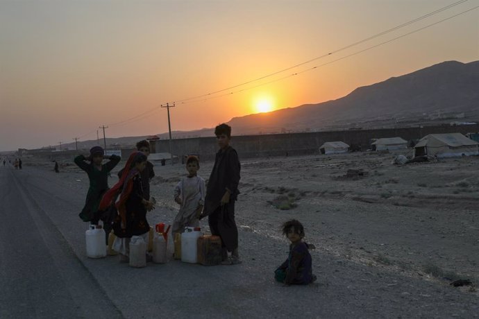 Archivo - Niños desplazados por la sequía en Afganistán