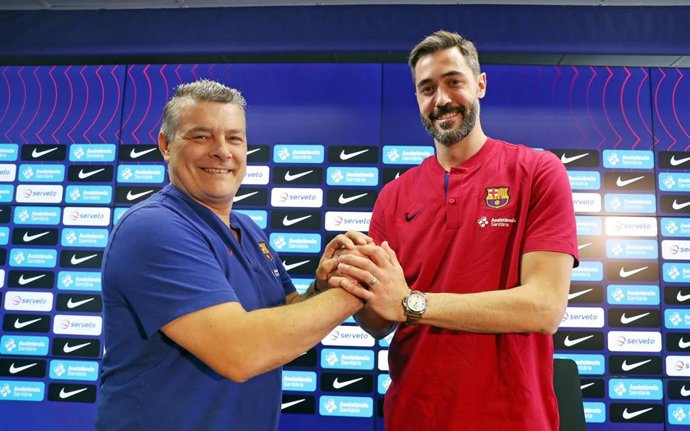 El entrenador del Bara de balonmano, Xavi Pascual, y el capitán Raúl Entrerríos en rueda de prensa previa a la Final4 de la Champions League 2021, que se disputará en Colonia (Alemania) del 12 al 13 de junio