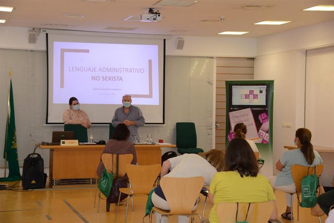 Curso de lenguaje no sexista para el personal de la Diputación