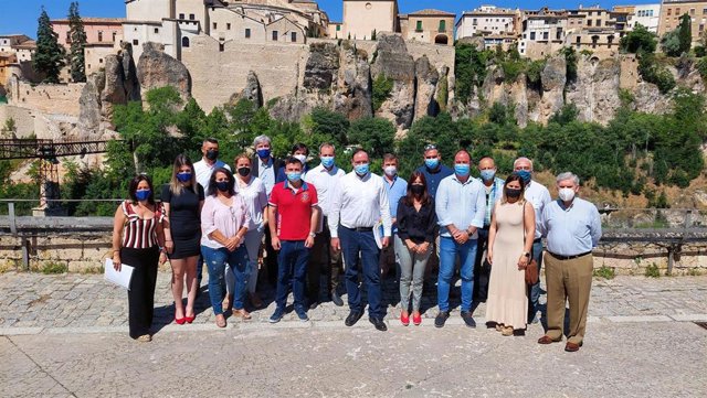 El presidente del PP de Cuenca Benjamin Prieto con su candidatura