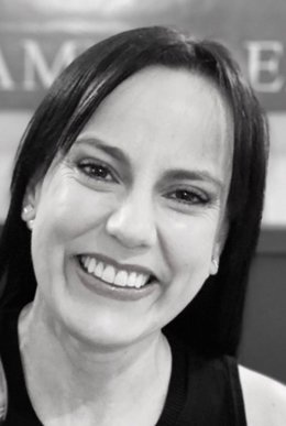 Autora de la novela, Cloacas de lujo (Caso Ciru).
