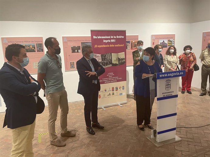 Luquero durante  la inauguración de la exposición.