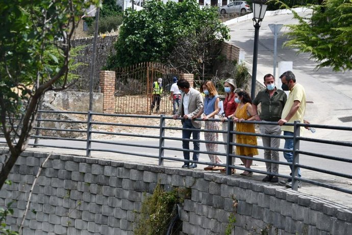Visita a obras de acondicionamiento de cauces en arroyos de Benaocaz