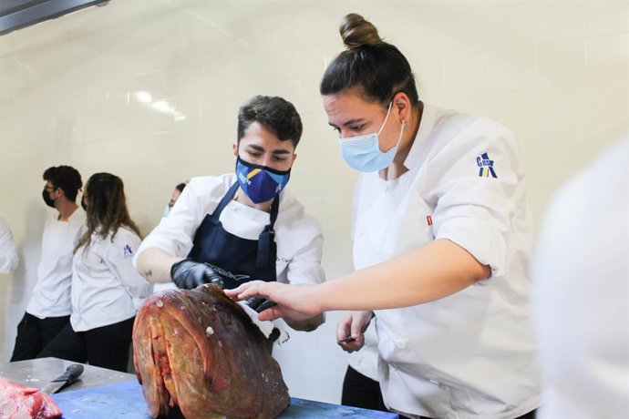 Master Class de Cañabota al alumnado del centro de FP Cesur