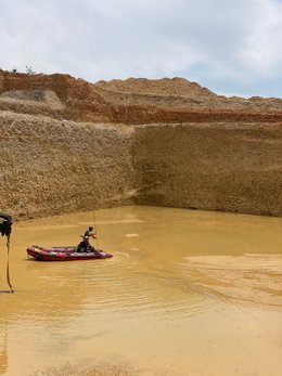 Labores de rescate en la zona donde quedó sepultado el obrero
