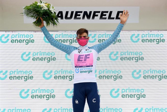 El ciclista suizo Stefan Bissegger (EF Education-Nippo), ganador de la etapa cuatro del Tour de Suiza 2021