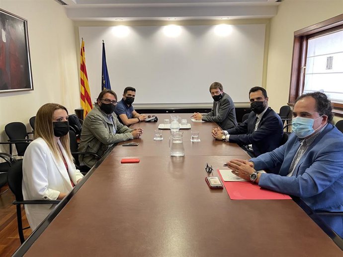 Ros (UGT) trata la renovación del pacto nacional para la industria en su reunión con Torrent