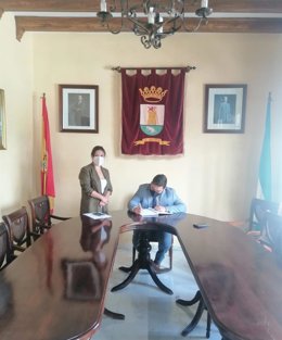 Rodríguez con el alcalde de El Gastor