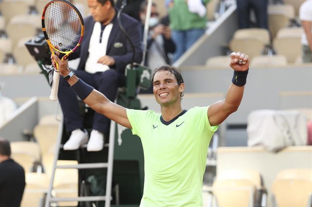 Rafael Nadal celebrando una victoria en Roland Garros 2021