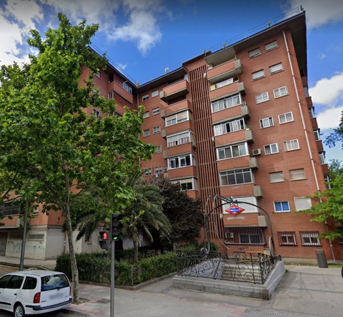 Edificio donde se produjeron unos disparos, en el madrileño barrio de Pan Bendito
