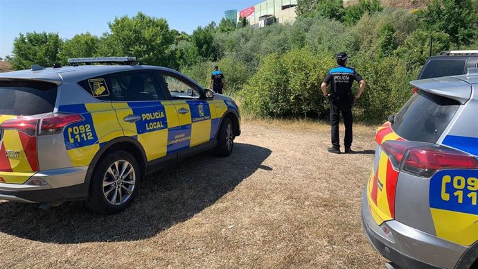 Bomberos, Agentes Forestales, locales y guardias civiles buscan a un chico de 16 años desaparecido en Colmenar Viejo
