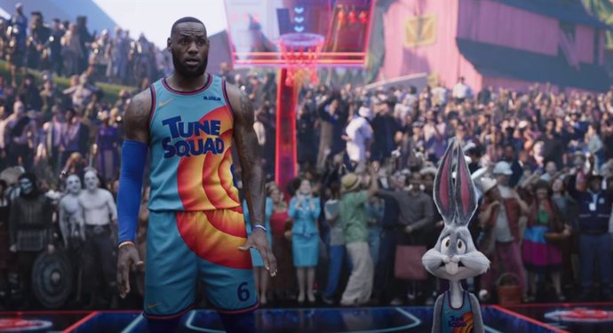 LeBron James, al rescate de su hijo en el tráiler de Space Jam 2: Nuevas Leyendas