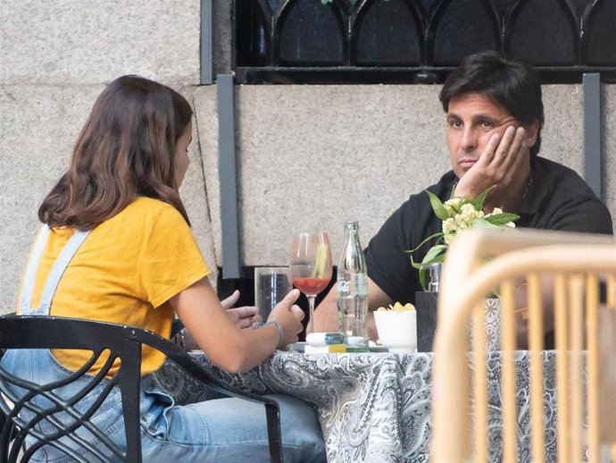 Francisco Rivera, confidencias con su hija Tana en una terraza madrileña