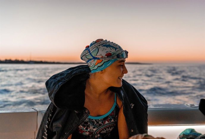 Nathalie Pohl before swimming Menorca ChannelFoto: Marc Le Cornu