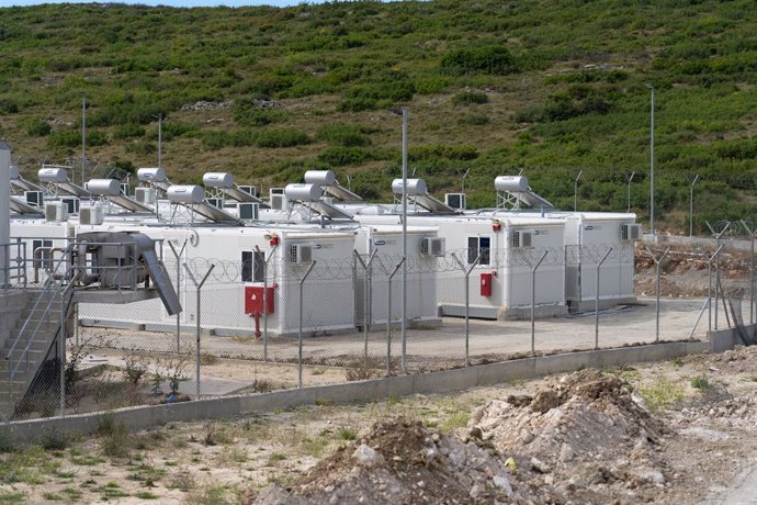 Centro de migrantes construido en la isla griega de Samos