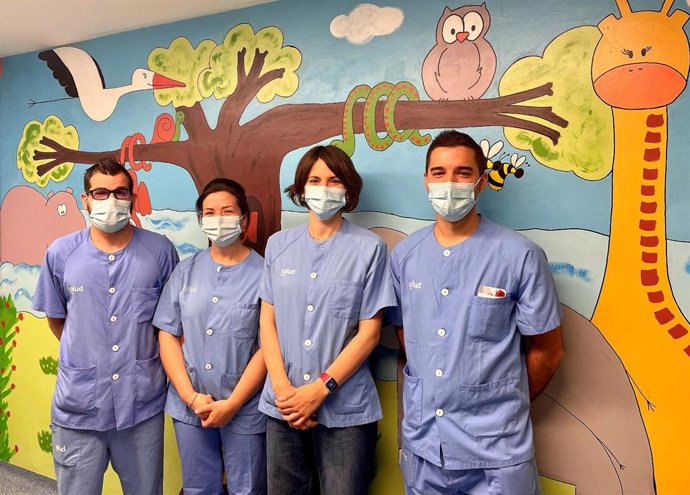 Doctores de la UCI Pediátrica, Juan Pablo García Íñiguez, Paula Madurga, Irene Gil, y el enfermero Carlos Martín