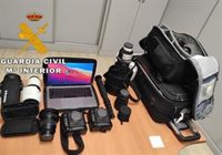 Tres detenidos en la A-44 acusados de robar material fotográfico valorado en 50.000 euros