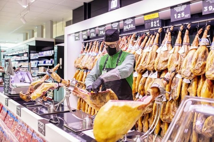 Mercadona compra a proveedores de Catalunya por 3.981 millones y crea 1.035 empleos en 2020