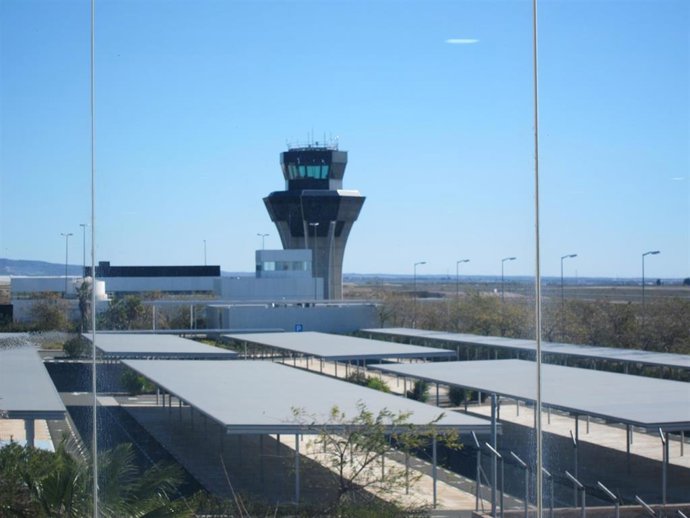 Archivo - Aeropuerto de Corvera. Terminal de pasajeros. Aeropuerto Internacional de la Región de Murcia. Avión. Turismo. Torre de control