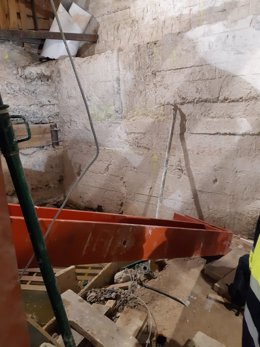 Herido grave un trabajador al caerle una viga de hierro en la pierna en la estación de Recoletos de Madrid