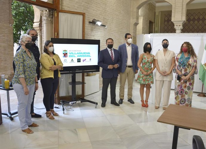 Presentación de la campaña 'La violencia es cosa de todos' de Villanueva del Ariscal.