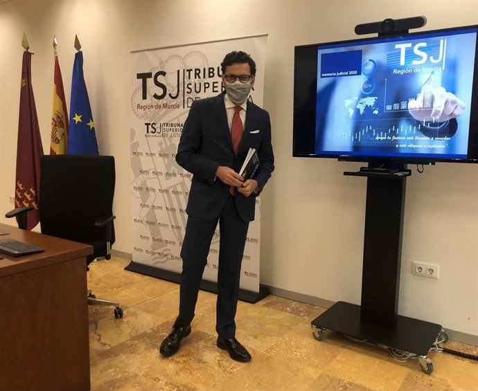 Archivo - El presidente del Tribunal Superior de Justicia de la Región de Murcia, Miguel Pasqual del Riquelme, presenta la Memoria Judicial 2020