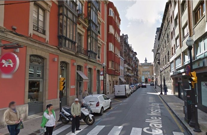 Archivo - Calle Instituto, en Gijón