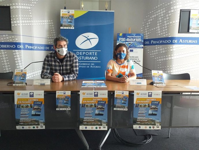 El director de la estación de Valgrande-Pajares, Javier Martínez Iglesias, y la directora general de Deporte, Beatriz Álvarez Mesa.